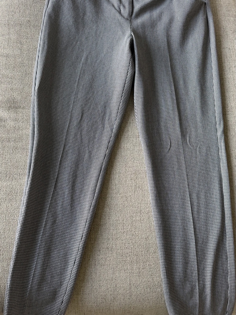 Express Women's Straight Leg Pants in Black and White Houndstooth 2R